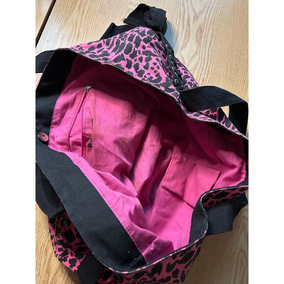 New Betsey Johnson Betsyville Animal Prt Purse Handbag Tote Bag Overnite 23”x16” - Picture 7 of 7